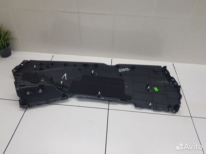 Накладка центральной консоли левая (Geely Atlas)