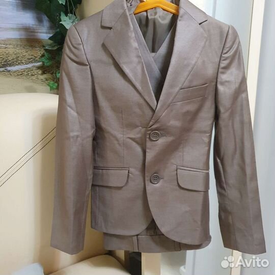 Новый костюм тройка 110-116