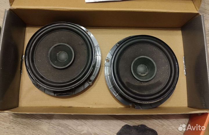 Штатные динамики polo