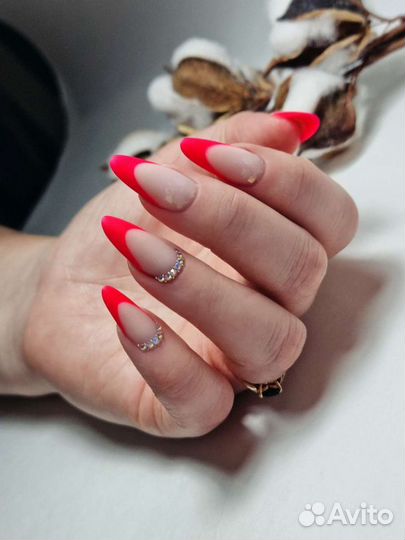 Наращивание ногтей