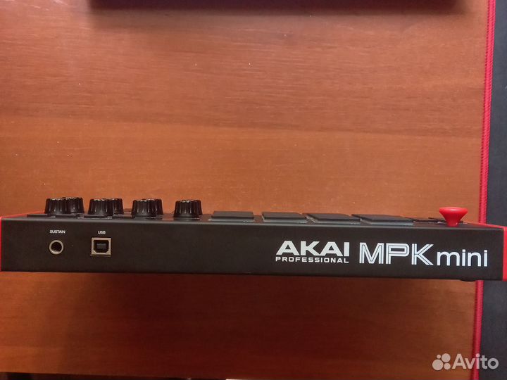Midi-клавиатура akai PRO MPK mini MK3
