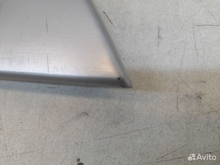 Накладка обшивки двери передняя правая Toyota Land