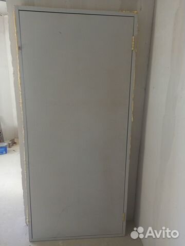 Дверь входная, фанера. 2,10м x 0,96м