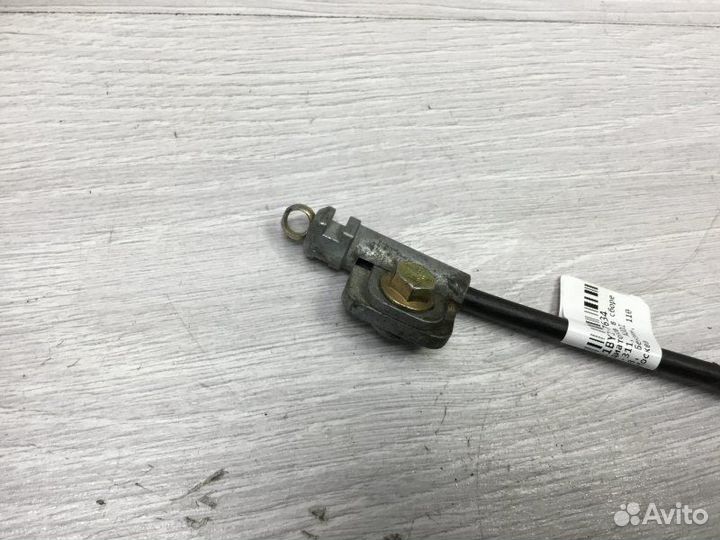 Трос кулисы кпп Audi A6 1.8 1998