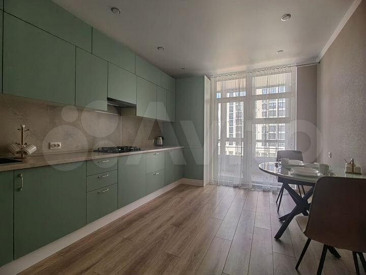 2-к. квартира, 65 м², 3/16 эт.