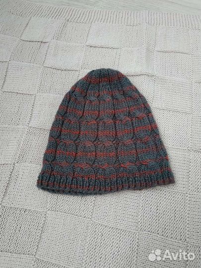 Шапка и манишка новая ручная работа 5-12 лет