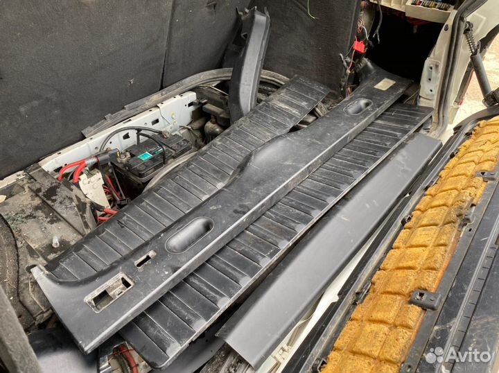 Обшивки багажника BMW X5 E53