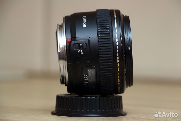 Canon EF 28mm f/1.8 USM