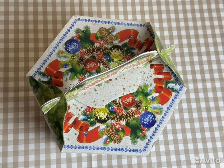 Бесплатно коробки подарочные новогодние