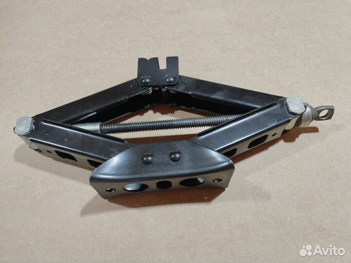 Домкрат в отличном состоянии