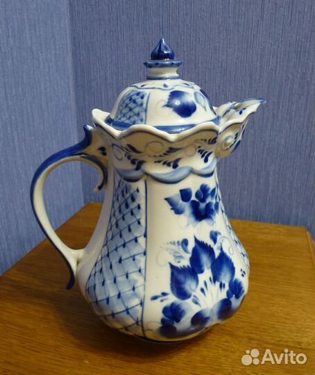 Гжель. Кувшин большой