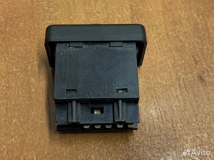 Кнопка подогрева сиденья VW Passat B3/T4