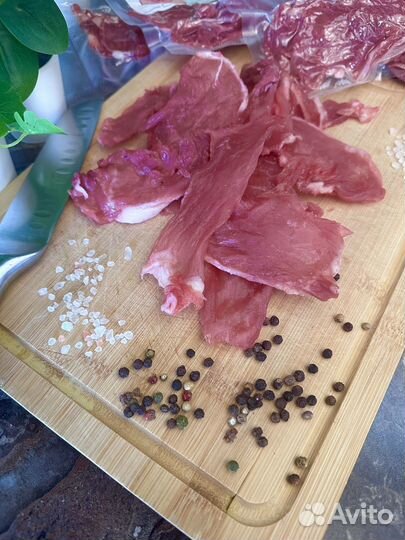 Джерки (чипсы) мясные, вяленое мясо, карбонад