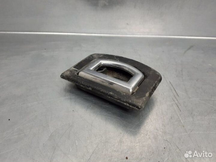 Ручка крепления груза в багажнике