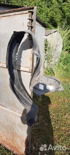 Подкрылок левый на короллу 150