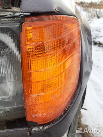 Повторитель поворота передний левый Mercedes-Benz