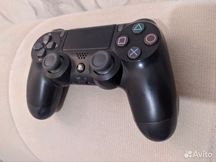 Геймпад PlayStation 4 (dualshock)