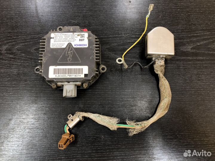 Блок розжига ксенона Subaru Forester 2 SG