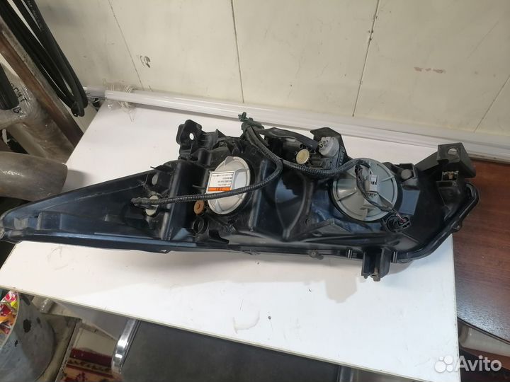 Передние фары на honda strim 2006-2014г