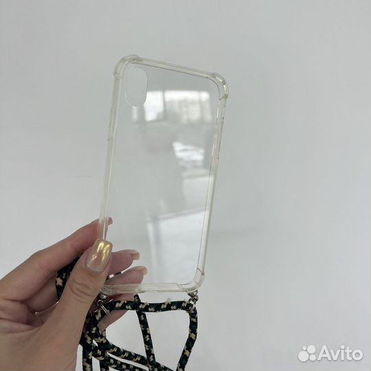 Чехол на iPhone прозрачный на шнурке