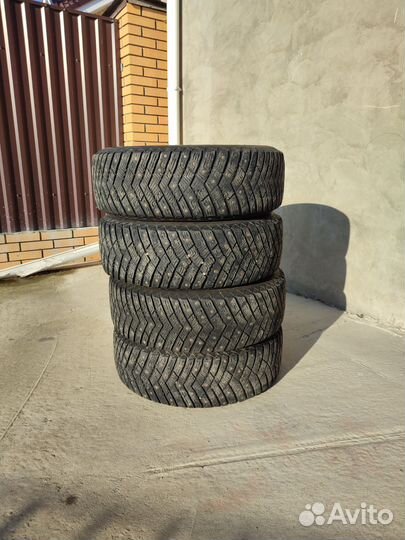 Goodyear UltraGrip Ice Arctic SUV 225/65 R17