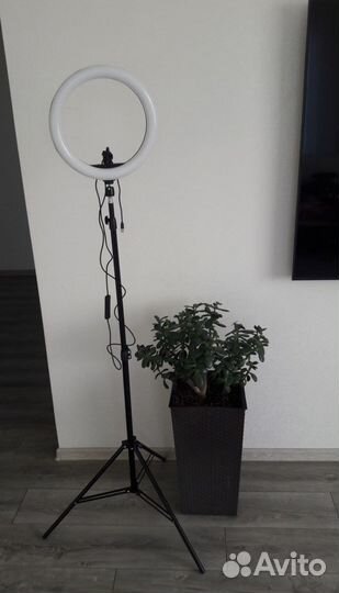 Лампа кольцевая новая в коробке