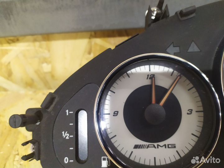 Приборка AMG Mercedes W219