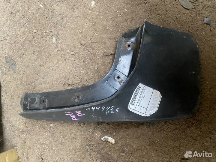 Брызговик задний левый Volkswagen Polo 2010