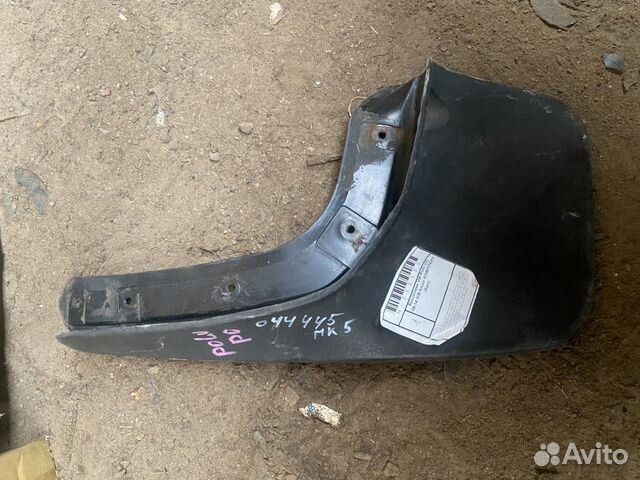 Брызговик задний левый Volkswagen Polo 2010