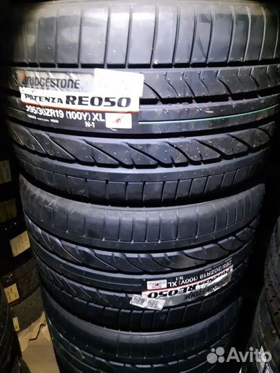 Bridgestone Potenza RE050A 295/30 R19