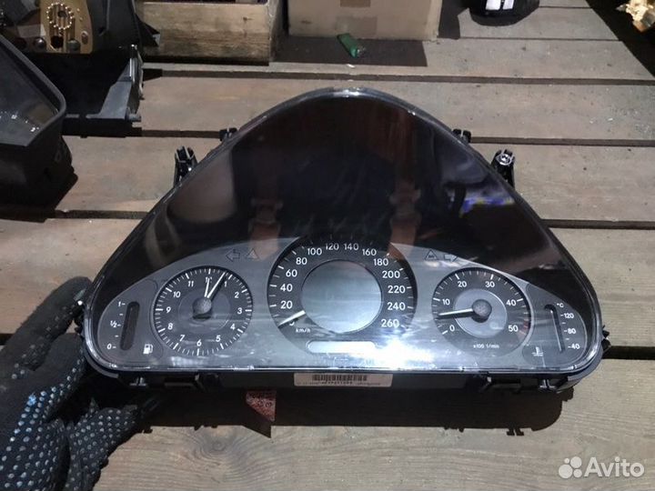 Панель приборов Mercedes-Benz E-Class W211