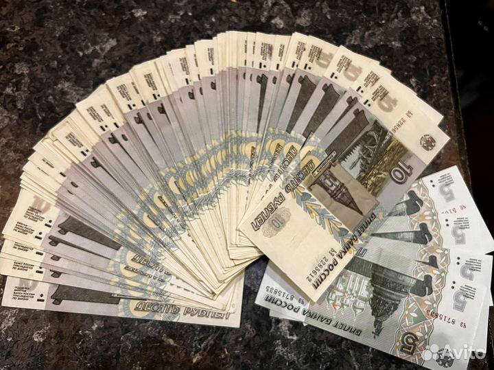 Купюра 100 рублей