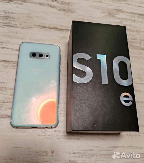 Samsung Galaxy S10e, 6/128 ГБ