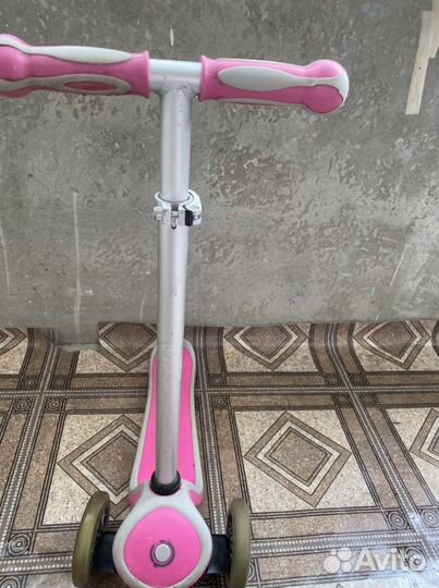 Самокат трехколесный Globber Франция