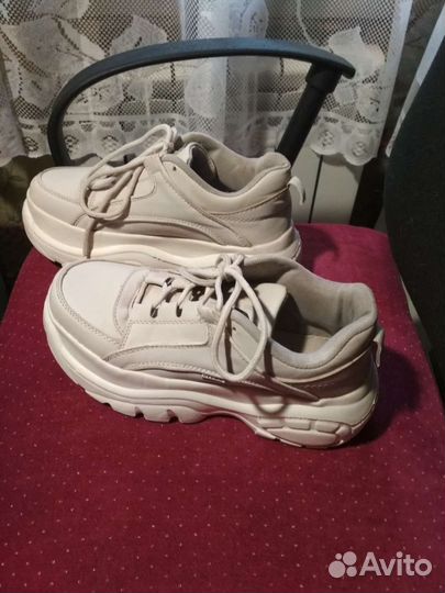 Кроссовки женские 37 размер