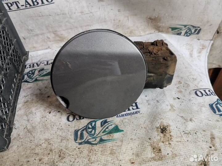 Лючок бензобака Renault Megane III (2008—2014)