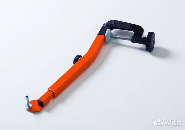 Крепление датчика эхолота