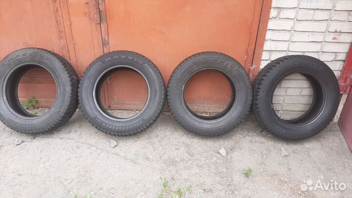 Maxxis ArcticTrekker NP3 215/65 R16 102T