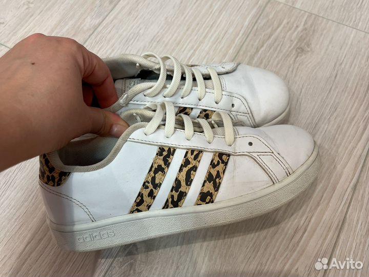 Кроссовки adidas