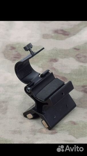 Магнитное крепление для подствольного фонаря