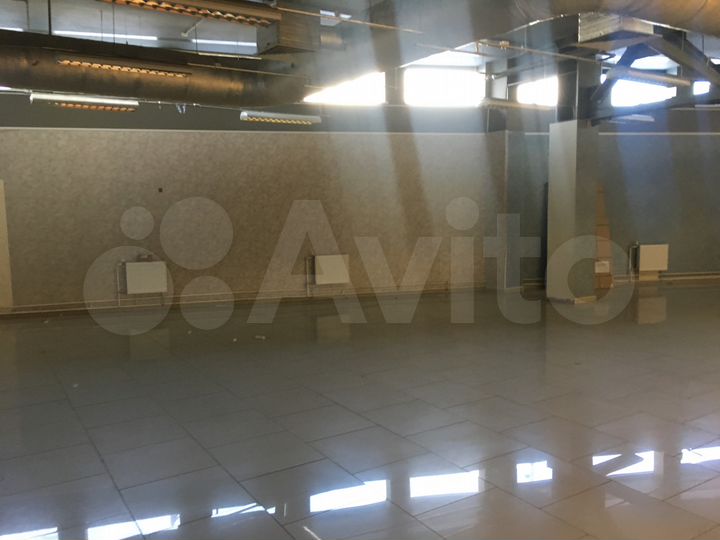 Торговое помещение, 200 м²