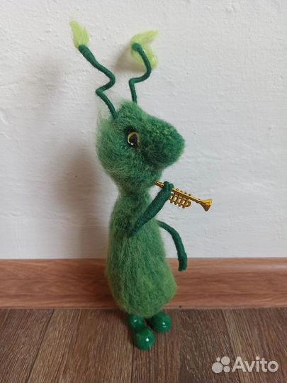 Вязаный таракашка букашка