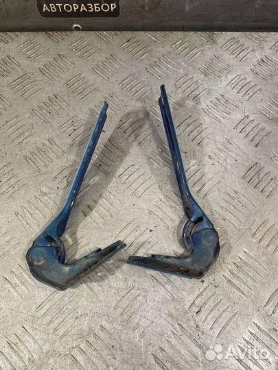 Петля капота Volkswagen Passat, B5+