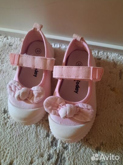Обувь для девочки 21,22,23