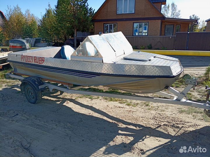 Продаётся лодка с мотором
