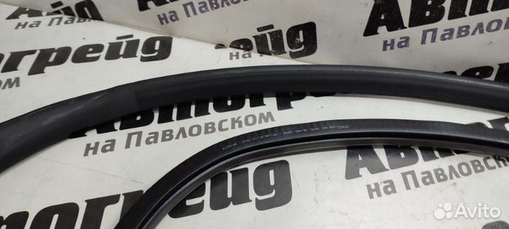 Уплотнение двери переднее левое Audi A7 4G CGW