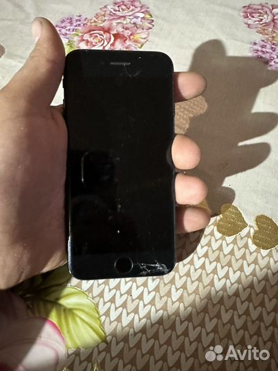 Телефон iPhone 7