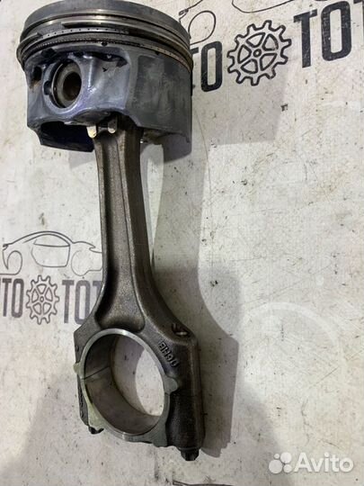 Поршень с шатуном Audi Q5 8R CDN 2011