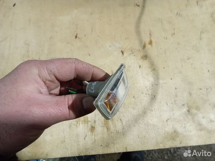 Повторитель поворота в крыло Opel Astra H Zafira B