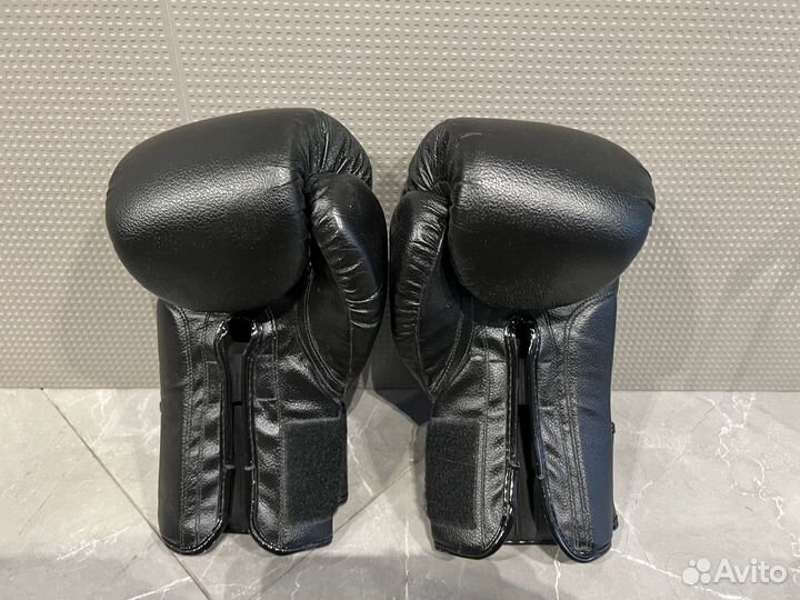 Перчатки для бокса